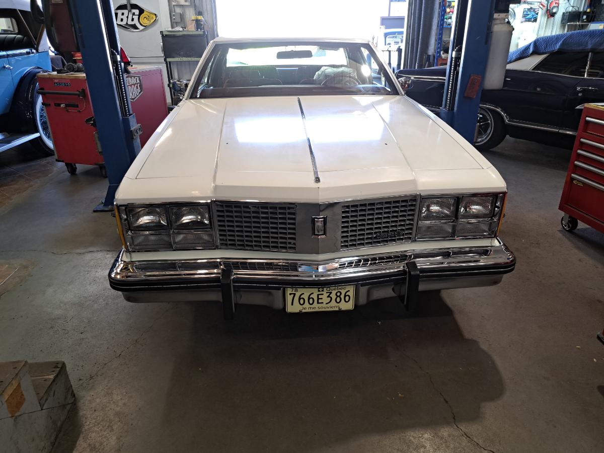 OLDSMOBILE REGENCY 98 1978